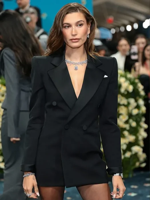 Met Gala 2025 Hailey Bieber Black Blazer