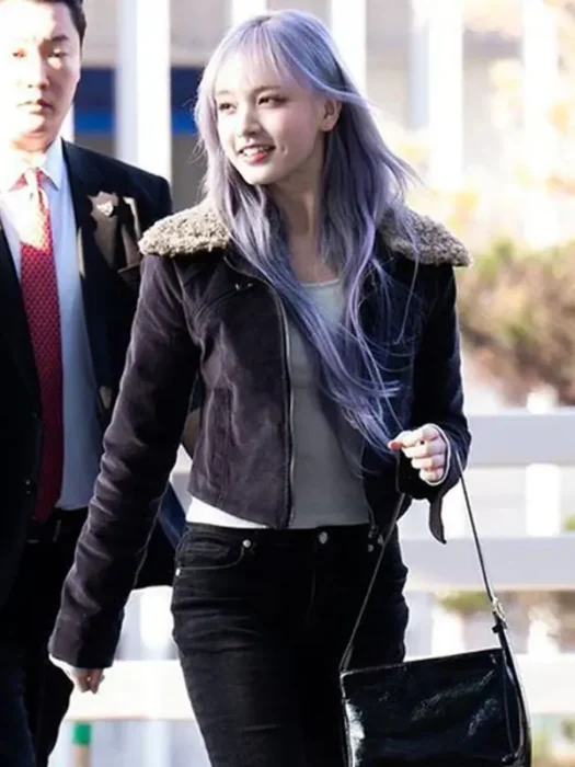 IVE Liz Black Fur Collar Black Suede Jacket
