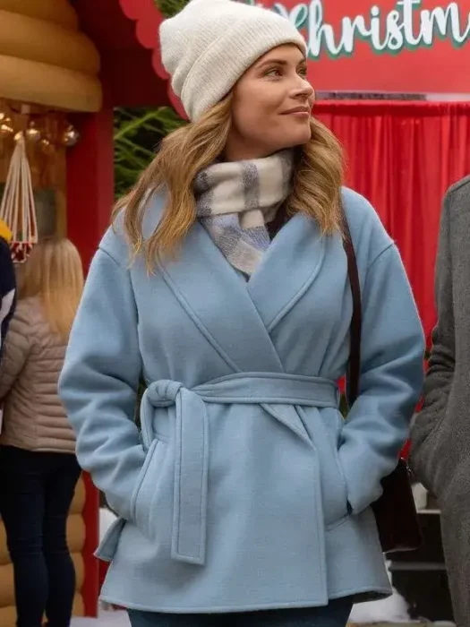 Single on the 25th Lyndsy Fonseca Blue Coat