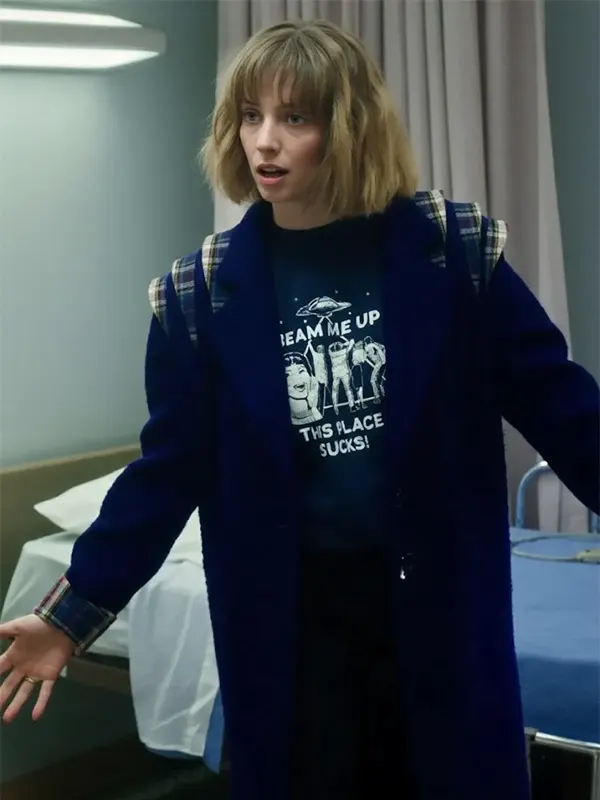 Maya Hawke Stranger Things S05 Blue Coat