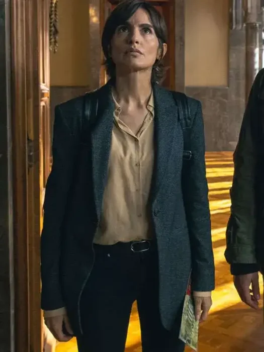 Veronica_Echegui_City_of_Shadows_2025_Blazer