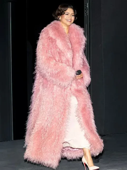 The Drama 2026 Zendaya Pink Fur Coat