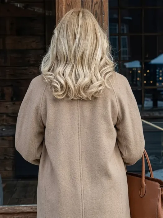 The Miniature Wife Elizabeth Banks Heavyweight Beige Coat Back