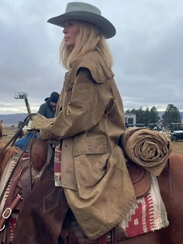 Dutton Ranch S01 Beth Dutton Brown Coat