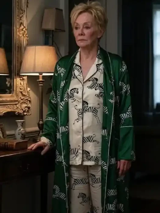 Hacks Deborah Vance Green Silk Robe