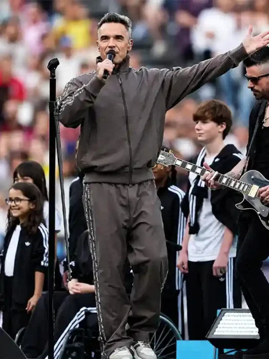 Half-Time Show Robbie Williams Grey Jacket