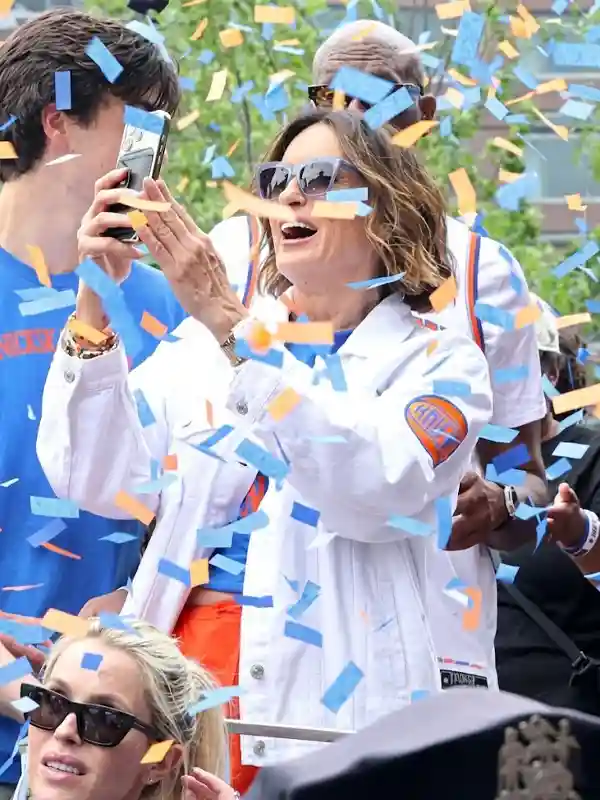 Knicks Parade Mariska Hargitay White Jacket