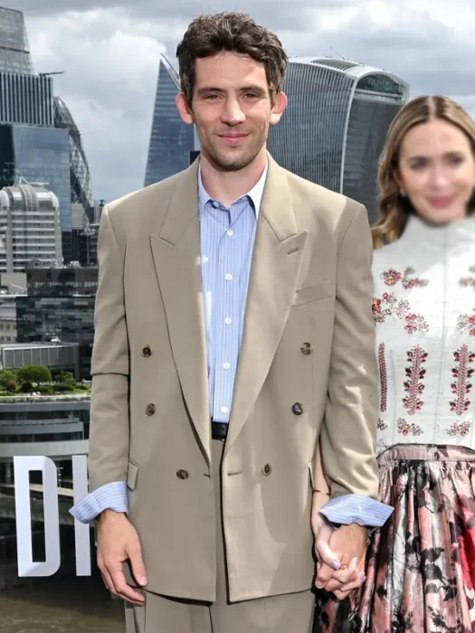 London Photocall 2026 Josh O’Connor Beige Blazer