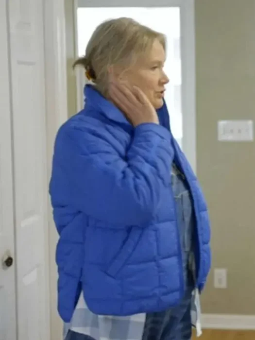 Michelle Battle on the Beach S05 Puffer Jacket
