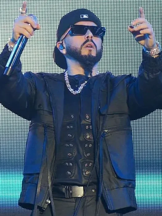 Benefit Concert Yandel Black Jacket
