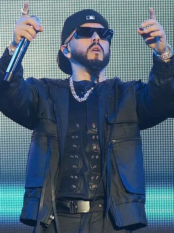 Benefit Concert Yandel Black Jacket